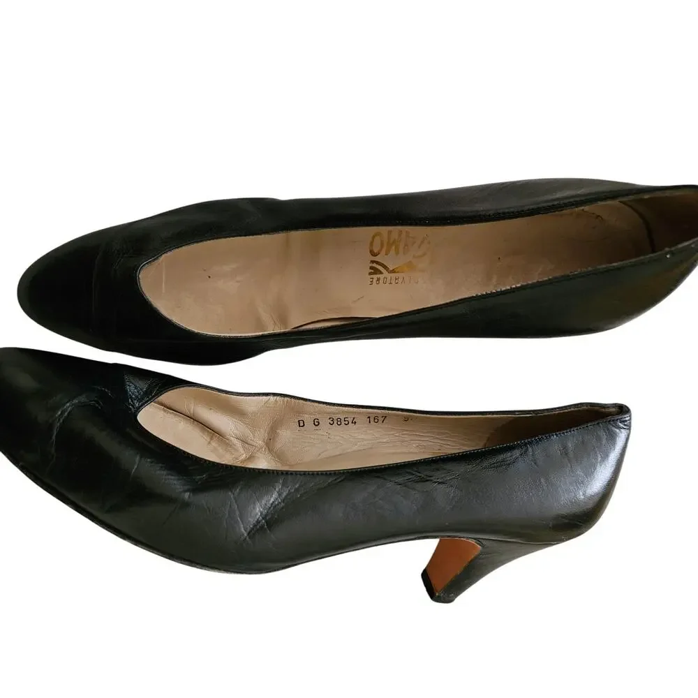 Vintage Ferragamo Classic Black Leather Mid Heel Pumps Size 9.5 D
